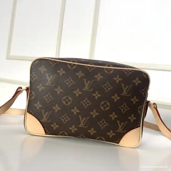 FS CHEAP MESSENGER LOUIS VUITTON BAG 0625